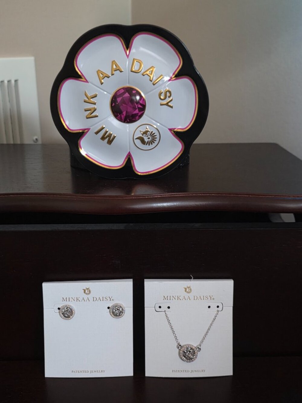 Minkaa Daisy Silver Opal Fox Necklace & Earrings Jewelry Set - NWOT